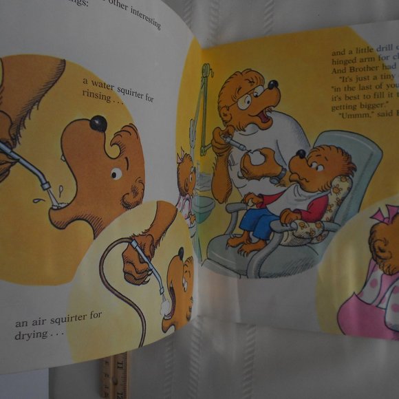 The Berenstain Bears "Visit the Dentist" Paperback Book 1981 - Picture 3 of 3